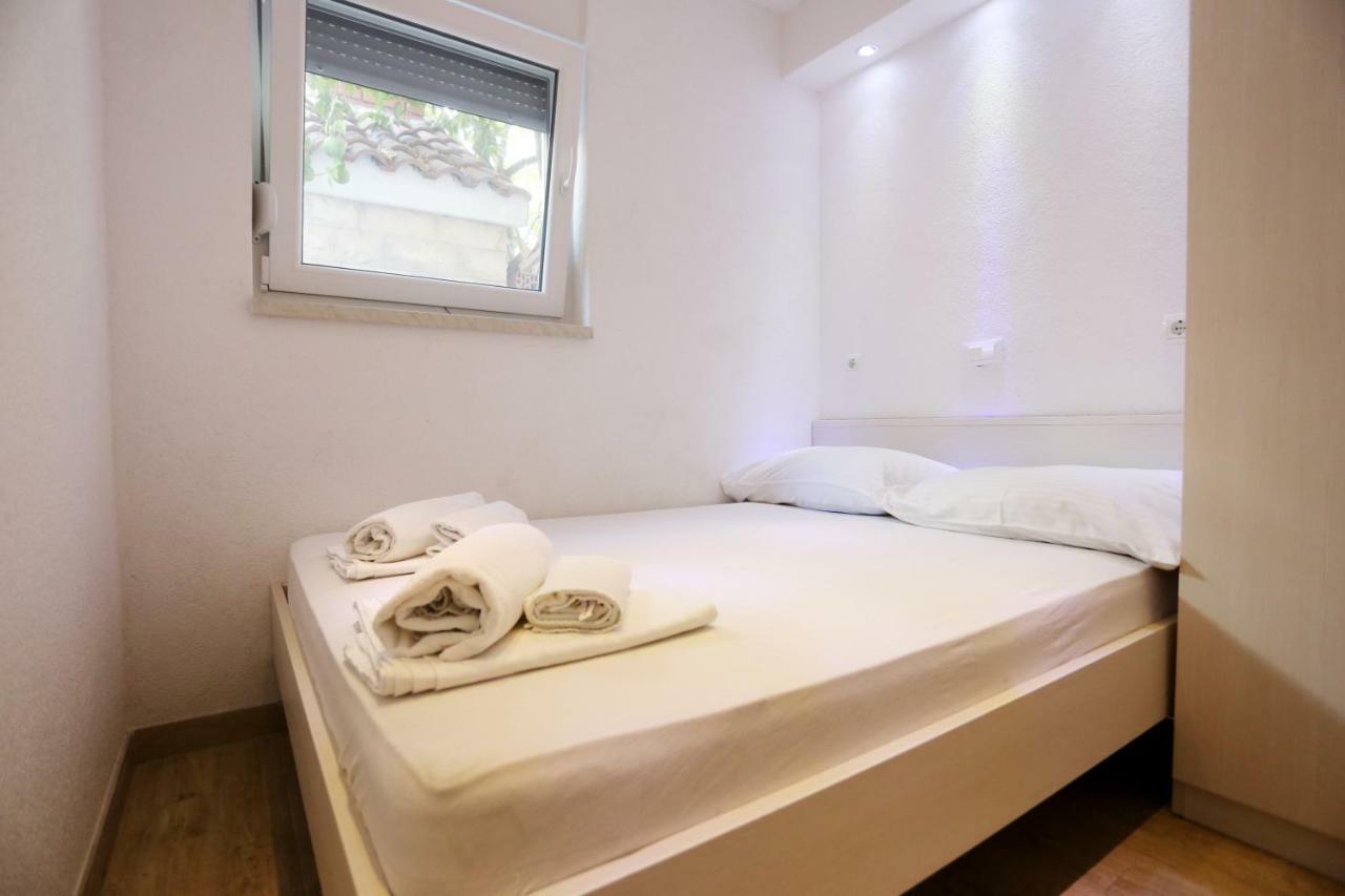 Apartments Dora โตรกีร์ ภายนอก รูปภาพ